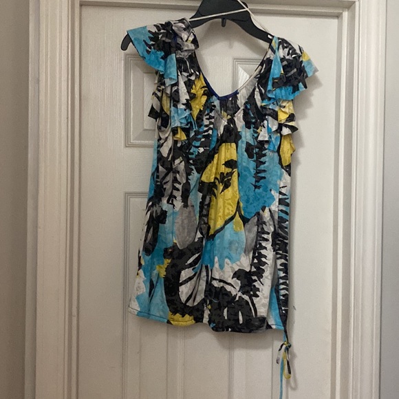 Size M top - Picture 2 of 2